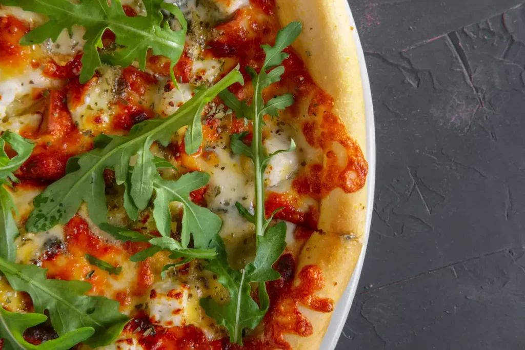 Pizza végétarienne d'automne aux légumes de saison