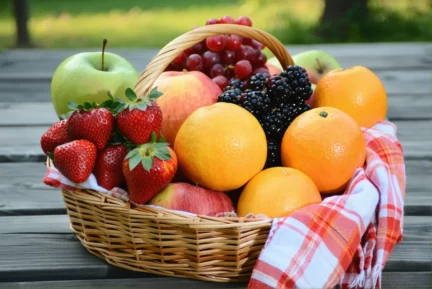 Vacances d'été : 5 astuces pour garder vos fruits frais en camping ou sur la route
