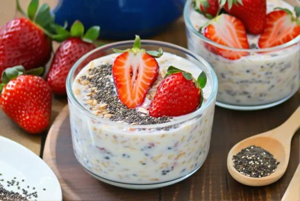 Overnight oats aux fraises et graines de chia – préparation la veille, prêt en 2 minutes le matin
