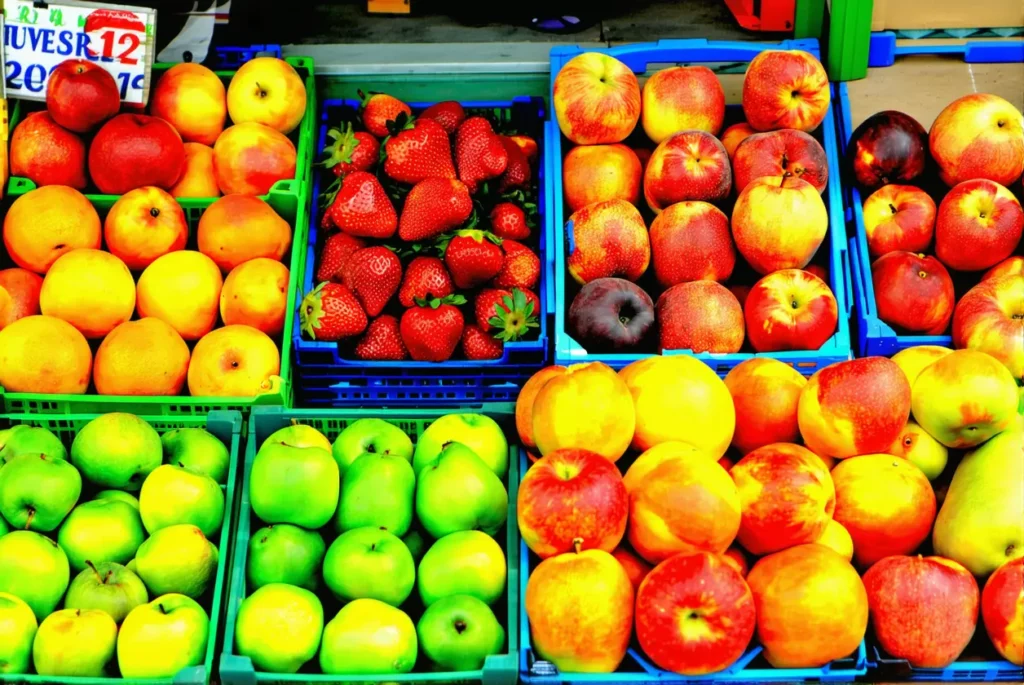 Comment bien choisir ses fruits au marché : les signes qui ne trompent pas