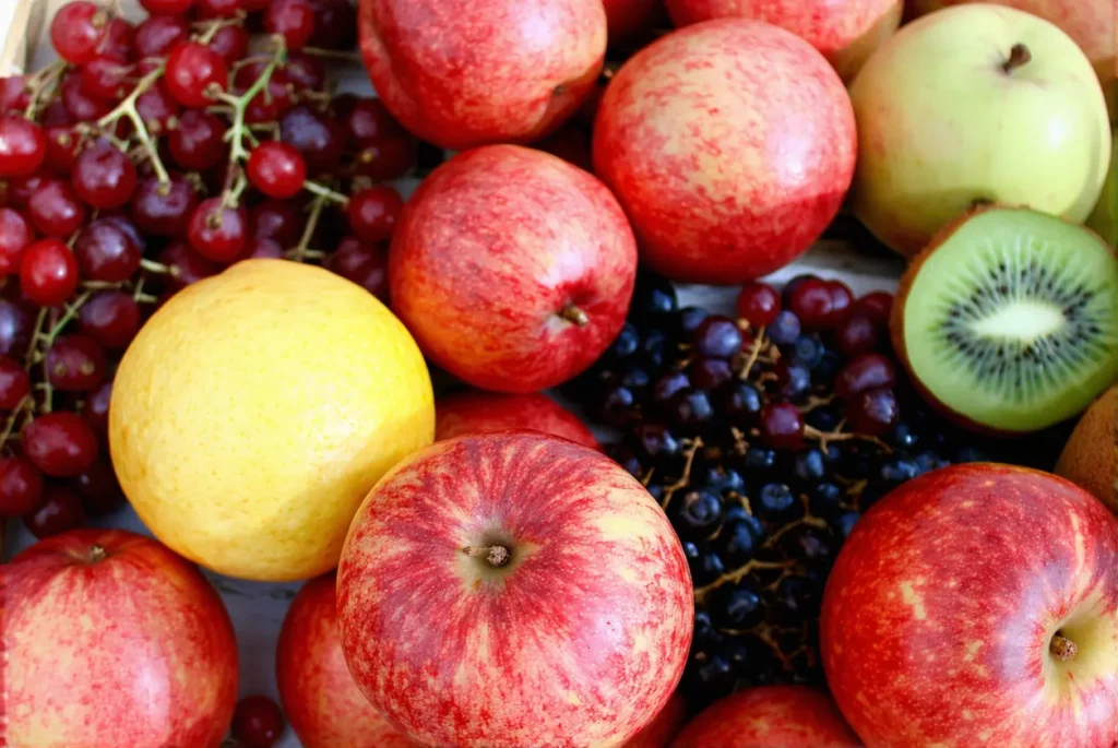 Reconnaître les signes de fraîcheur : fruits abîmés ou parfaits pour la confiture ?