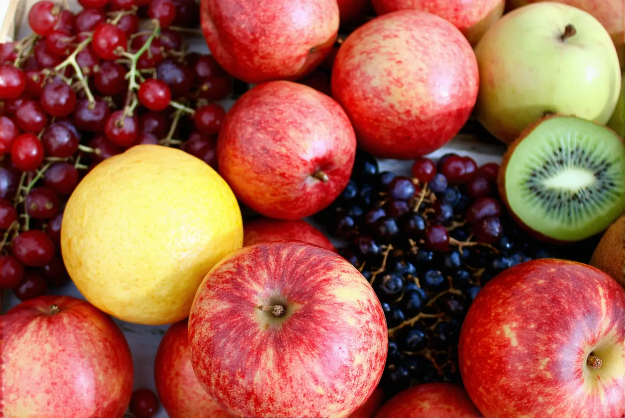 Reconnaître les signes de fraîcheur : fruits abîmés ou parfaits pour la confiture ?